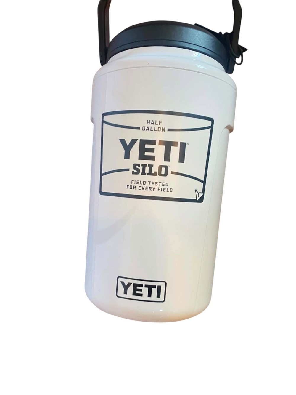 NWT Yeti SILO water bottle 1/2 gallon WHITE Size OS